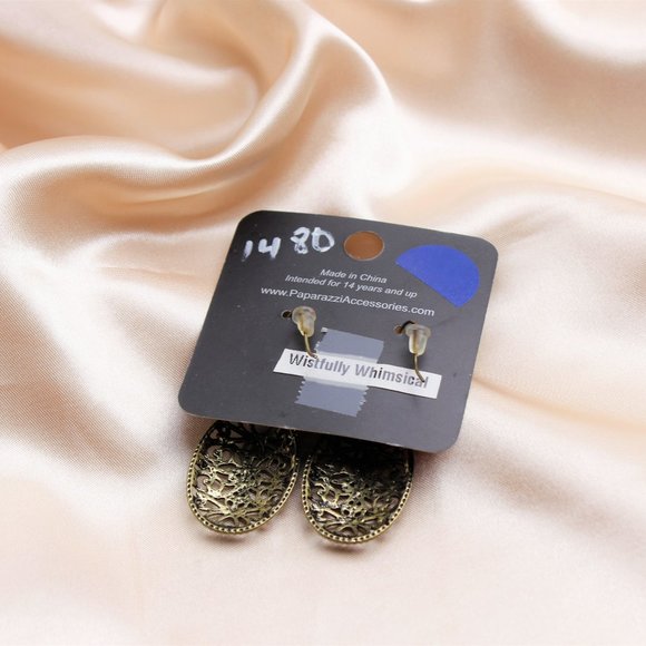 🌹Paparazzi Wistfully Whimsical Brass Earrings - Picture 4 of 7